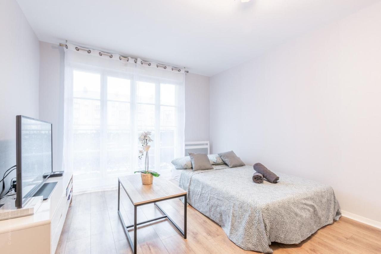 Mindset For 7 - Fairytale Factory Apartment Bussy-Saint-Georges Luaran gambar