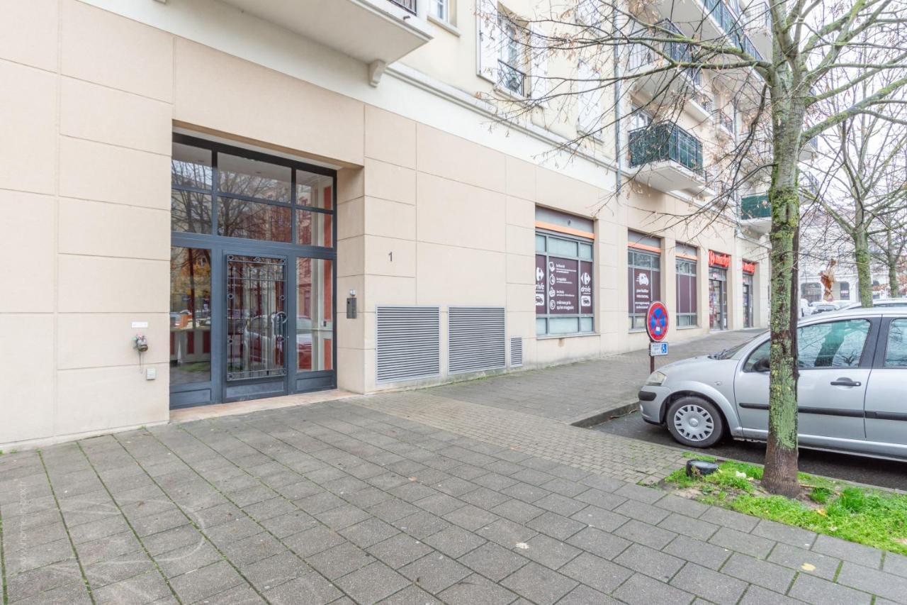 Mindset For 7 - Fairytale Factory Apartment Bussy-Saint-Georges Luaran gambar
